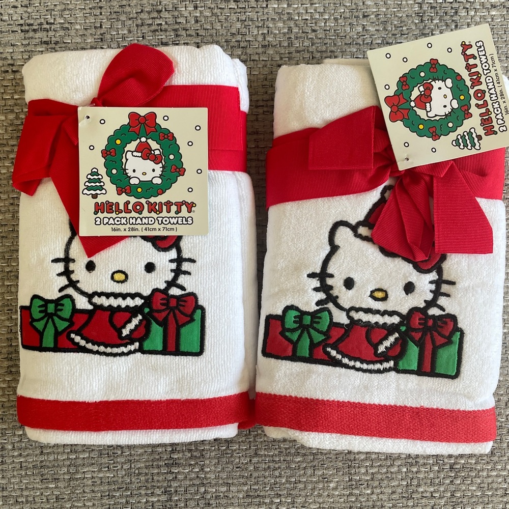4 Hello Kitty Holiday Hand Towels